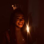 Miray Daner Instagram - Hayatıma bir şekilde dokunan herkes iyi ki var. Yeni yaşımda bu kez hepimiz için üfledim mumu. Aileme ve desteğini her zaman arkamda hissettiğim sizlere çok teşekkür ederim. Güzellikler bizimle olsun ! ✨