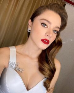 Miray Daner Instagram - Sağlıkla,umutla gel 2021!✨Herkese mutlu yıllar dilerim♥️