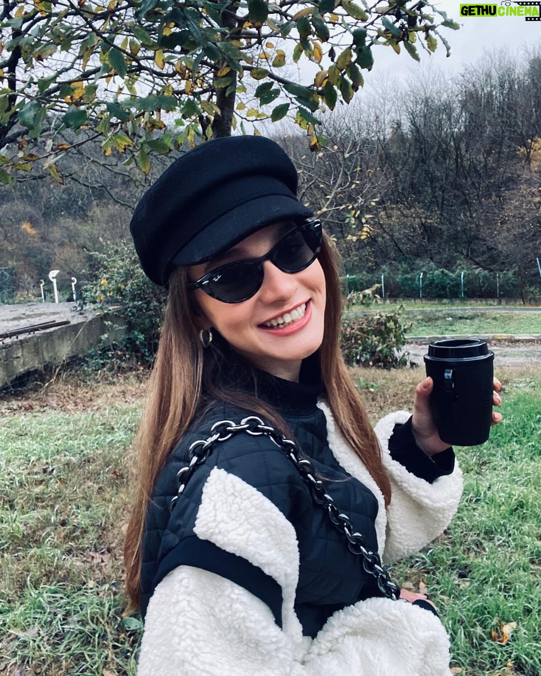 Miray Daner Instagram - Nasıl çıkartacağım hakkında bir kılavuz talep ediyorum 🤩 @pipeck_