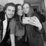 Miray Daner Instagram – Hepsi birbirinden değerli canım ekip arkadaşlarım. Her birinizle çalışmaktan büyük onur duydum. Hevesle ve inançla yola çıktığımız Saygı’nın çekim sürecini tamamladık. Emeği geçen herkese sonsuz teşekkürler. 27 Ekim’de buluşmak üzere. Saygılar bizden. 🤍 #SAYGI @blutv @inter_medya