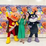Mirei Kiritani Instagram – 映画「それいけ!アンパンマン ロボリィとぽかぽかプレゼント」いよいよ明日から公開です!!
頑張るロボリィちゃんの姿を目に焼き付けてください💚💚💚
お子さんの映画デビューにもぴったりな作品です。うちも初映画になる予定👦喜んでくれますように…😌
母的胸熱な写真。アンパンマンバイキンマンいつもありがとう🥹勝手に子育ての戦友みたいなきもち。
#アンパンマン