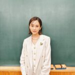 Mirei Kiritani Instagram - GUERLAIN🐝BEE SCHOOL 小学校へ訪問し、子ども達にミツバチの大切さを知ってもらうプロジェクトを行いました。 子ども達の純粋な反応が嬉しく、とにかく可愛くて、やれて良かったなぁと。 参加してくださったみなさん、ありがとうございました🐝🩵 明日のめざましテレビで様子が放送される予定なのでチェックしてみてください😊