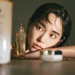 Mirei Kiritani Instagram - いつも愛用しているゲランのスキンケア #アベイユロイヤル からエイジングケアに加えてブライトニングケアが叶う新ローションとクリームが発売。 新たに配合されたホワイトハニーは、透明感溢れるイキイキとした肌へ導いてくれるよ🤍💛🤍最近は、オイル状美容液 #アベイユロイヤル アドバンスト ウォータリー オイルとの3品使いがお気に入り🐝 Photo：Kentaro Kambe @kanbepouty Styling：Yuko Toyoshima @yukotoyoshima803 Hair & Makeup ：Nobuyuki Shiozawa（mod's hair）@shiozawanobuyuki #ゲラン #アベイユロイヤル #Guerlain_Ambassador
