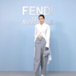 Mirei Kiritani Instagram - TOKYO MEDIA DEPARTMENTで開催中の「Fendi Selleria」 FENDIのクラフツマンシップを体験できる唯一無二のポップアップストアです👜 レザー工場の職人の技を間近で見られたり、実際に体験できたり。私もやらせてもらったんだけど、レザーだからステッチを通すのも想像より固くて力が必要で一苦労🙄 改めて職人技の素晴らしさを感じました。 3/31までなので是非😊 #FendiSelleria #PR