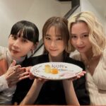 Mirei Kiritani Instagram - まゆと、なおさんとランチ😋 なおさんが遅くなったけどってバースデーしてくれて、驚き嬉し☺️ Thank you❤️❤️❤️
