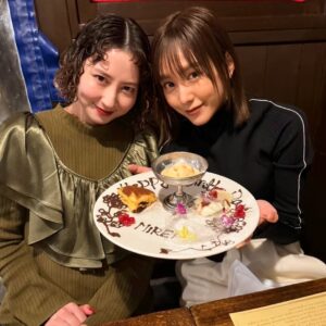Mirei Kiritani Instagram - いつもありがとう🥺❤️
2人とも母になり話の内容は少しずつ変わってきたけど、相変わらずな私達😍
来年もたくさん会おうー！！
#みれまゆ