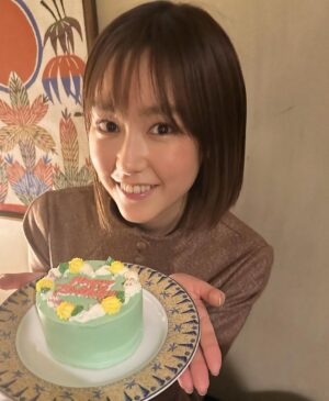Mirei Kiritani Instagram - Merry Christmas🎄
みなさま、良い夜をお過ごしください…😌☆
写真はクリスマスではなく😂この前友達にお祝いしてもらった誕生日。