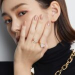 Mirei Kiritani Instagram - 100%リサイクルゴールドを使用したPRADAのファインジュエリーコレクション「ETERNAL GOLD」 サステナブルで素敵なジュエリー達に心が躍りました🥺✨ #PradaFineJewelry @Prada