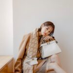 Mirei Kiritani Instagram - @fendi PEEKABOOカプセルコレクション👜 #fendi #FendiPeekaboo