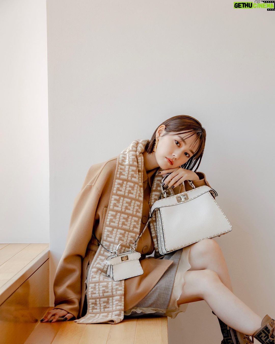 Mirei Kiritani Instagram - @fendi PEEKABOOカプセルコレクション👜 #fendi #FendiPeekaboo