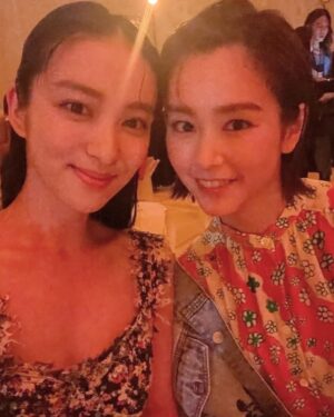 Mirei Kiritani Instagram - 席は大好きな咲とお隣り。
何年振りにセルフィーしてもらって嬉し恥ずかし🐈🐈🐈♡