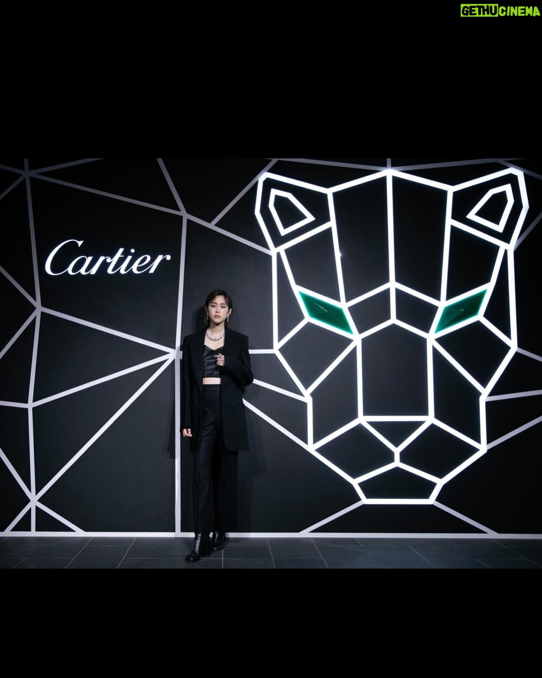Mirei Kiritani Instagram - フォーシーズンズホテル大手町で開催中のCartier Salone 今年も煌びやかなハイジュエリーを 堪能してきました🥺 今年のテーマは、メゾンを象徴する動物、パンテール。気品高くてかっこよかったなぁ🐆✨ #Cartier #CartierTokyo #CartierHighJewelry