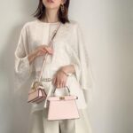 Mirei Kiritani Instagram - PEEKABOO PETIT&MICRO FENDIのアイコンバッグであるPEEKABOOのディディールをすべて保ちながら、より小ぶりなサイズで💓 #Fendi #FendiPeekaboo