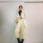 Mirei Kiritani Instagram - 🤍🖤🤍🖤🤍 knit: uncrave jacket: sayaka davis pants: things that matter boots: ameri vintage bag: bottega veneta 🤍🖤🤍🖤🤍