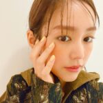 Mirei Kiritani Instagram - 寒色アイメイク💙💜💚 @rei_fukuoka さんがかわいくしてくれた🥰