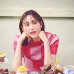 Mirei Kiritani Instagram - @ginger_magazine 今月号のお気に入りページ🧡💛💚💙💜❤️