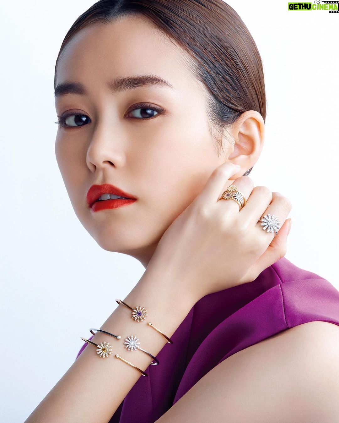Mirei Kiritani Instagram - ダミアーニの #DearMeDearDamiani のJapanキャンペーンモデルに就任しました✨ すべての女性に届けたい"DEAR ME DEAR DAMIANI"というメッセージのもと、「私が幸せになるジュエリー」がたくさん。 ダミアーニのオフィシャルLINEアカウントでしか見られないロングバージョンのスペシャルムービーもぜひチェックしてください🫶 #Damiani #ダミアーニ #DamianiMargherita #pr