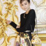 Mirei Kiritani Instagram - FENDIとVersaceがそれぞれの役割を”スワップ“した史上初のコレクション Fendaceが今日から発売開始！ ギラギラなアイテムいっぱいで可愛い✨ #FENDI #FENDACE #VersaceByFendi @FENDI @mrkimjones