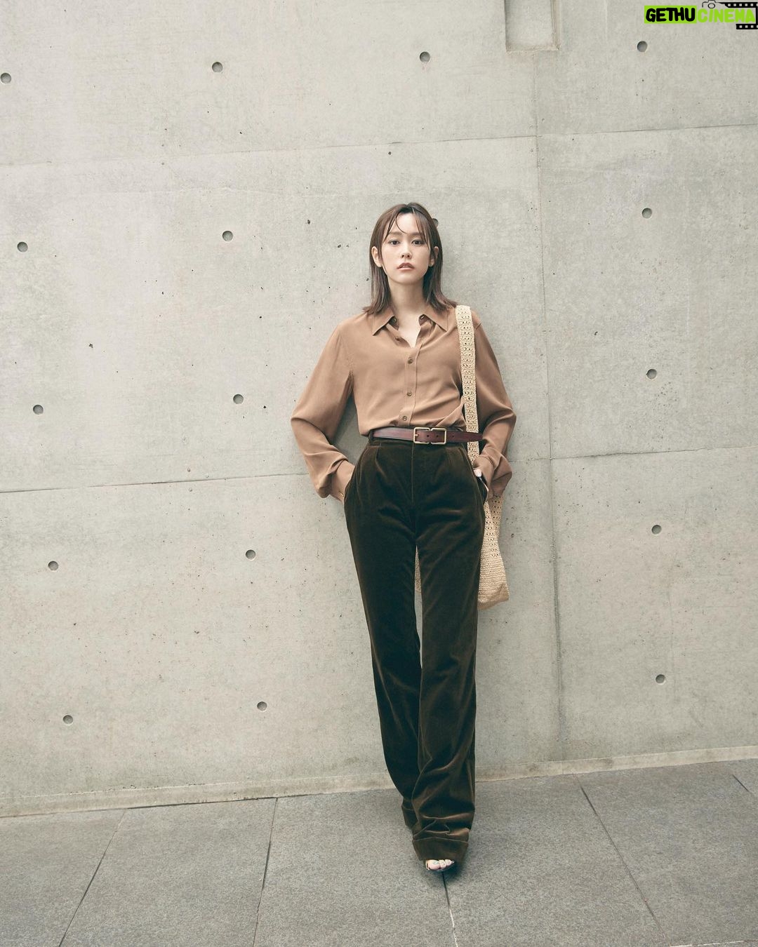 Mirei Kiritani Instagram - Raffia - Saint Laurent Spring 22 🤎🤍🤎🤍🤎 #サンローラン