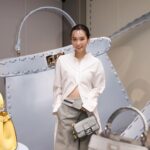 Mirei Kiritani Instagram - TOKYO MEDIA DEPARTMENTで開催中の「Fendi Selleria」 FENDIのクラフツマンシップを体験できる唯一無二のポップアップストアです👜 レザー工場の職人の技を間近で見られたり、実際に体験できたり。私もやらせてもらったんだけど、レザーだからステッチを通すのも想像より固くて力が必要で一苦労🙄 改めて職人技の素晴らしさを感じました。 3/31までなので是非😊 #FendiSelleria #PR