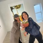 Mirei Kiritani Instagram - だだだ大好きなカメラマン、尾身ちゃんの写真展に行ってきたの🩵💚🩵💚 尾身ちゃんの繊細で優しくてユニークな写真たちが堪能できる、本当に素敵な空間でした🥹 発売する写真集には一緒に行った時のLAの風景も入っていたり。懐かしいなぁ。もう5年前だけど思い出深いなぁ。 嬉しいメッセージも書いてもらっちゃった☺️ 学大の駅近く、BOOK AND SONSで開催中だよー！
