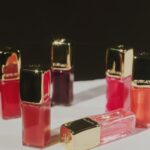 Mirei Kiritani Instagram - GUERLAIN KISSKISS BEE GLOW OIL ふっくらと潤う、ゲランの新作リップ #キスキスビーグロウオイル　とろけるようなテクスチャーで、塗った瞬間にふっくらボリュームが！フレンチハニーの恵みで唇のケアもできる優秀リップ💄 発色も可愛くてお気に入りすぎて毎日つけてる🩷💜🧡 #ゲラン #Guerlain_Ambassador Photo : Toshiki Fukunaga @_toshiki_fukunaga Styling：Chie Takeoka　@takeokachie Hair & Makeup：KATO(TRON) @katohairmake Direction：Saya Arai @saya_lee_arai