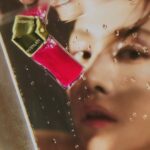 Mirei Kiritani Instagram - GUERLAIN KISSKISS BEE GLOW OIL ふっくらと潤う、ゲランの新作リップ #キスキスビーグロウオイル　とろけるようなテクスチャーで、塗った瞬間にふっくらボリュームが！フレンチハニーの恵みで唇のケアもできる優秀リップ💄 発色も可愛くてお気に入りすぎて毎日つけてる🩷💜🧡 #ゲラン #Guerlain_Ambassador Photo : Toshiki Fukunaga @_toshiki_fukunaga Styling：Chie Takeoka　@takeokachie Hair & Makeup：KATO(TRON) @katohairmake Direction：Saya Arai @saya_lee_arai