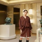 Mirei Kiritani Instagram - 12/15までの期間限定で、ダニエル・アーシャムによるポケモンコラボのアート作品が特別にティファニー表参道で展示されています🩵🩵🩵 ポケモンど世代の私。可愛い過ぎてニマニマしてしまった🤤 プリンはほぼ実物大みたい！ぜひ体感してみて🥺🩵 @tiffanyandco #DanielArsham #Tiffanyandco #TiffanyOmotesando #TiffanyPartner