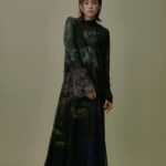 Mirei Kiritani Instagram - @amerivintage × mirei kiritani コラボ第二弾！！やらせていただきました🥺今回もとっても可愛いアイテムができたよー！！ 💙ショートもミドルも可愛くて選べないボアコート 🩵いろんな付け方ができる襟がついてるニットワンピ 💙シワになりにくい大好きなセットアップ 🩵着丈が3パターンも変えられるエレベーターニット 💙息子の落書きを柄に落とし込んでもらったシアーワンピ はぁーたまらん🥹11/17から発売です！ よろしくお願いします☺️