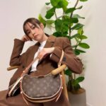 Mirei Kiritani Instagram - 今日から3月🌸久しぶりに暖かったからひっっっっさしぶり膝上丈のスカート履いた🥹生足の勇気はないからタイツはマストで😛 #LOUISVUITTON #LVFashion @louisvuitton