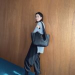 Mirei Kiritani Instagram - サンローランから日本先行発売のBag「ベア」 収納力抜群で仕事にも、子連れおでかけにも、旅行にも大活躍しそう☺️どこにいこうかなぁ💓💓💓 明日19日から開催される東京ミッドタウン イセタンサローネのサンローラン POP UP STOREでも買えちゃいます🎁 #サンローラン