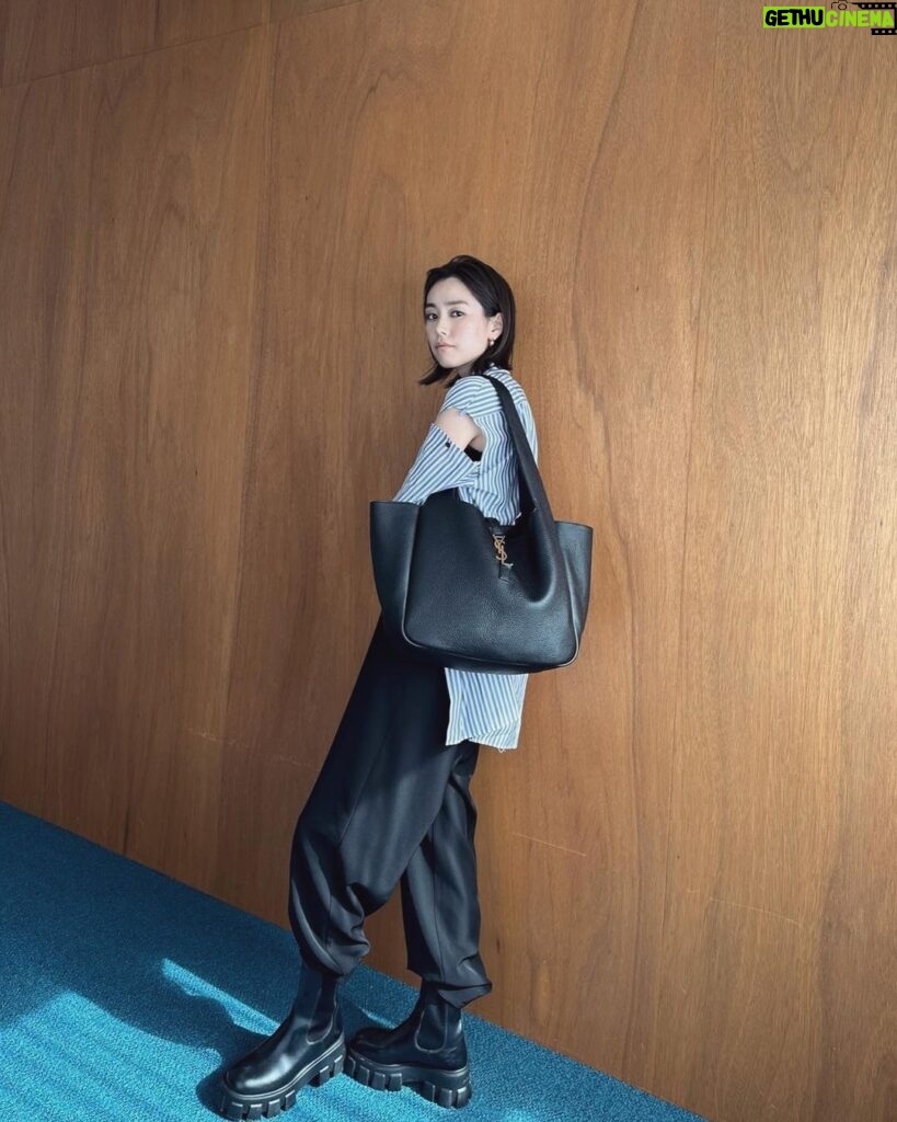 Mirei Kiritani Instagram - サンローランから日本先行発売のBag「ベア」 収納力抜群で仕事にも、子連れおでかけにも、旅行にも大活躍しそう☺️どこにいこうかなぁ💓💓💓 明日19日から開催される東京ミッドタウン イセタンサローネのサンローラン POP UP STOREでも買えちゃいます🎁 #サンローラン