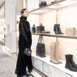 Mirei Kiritani Instagram - JIMMY CHOOのDIAMONDコレクション。 私が身につけたアイテムはドレッシーにも使えそうで、これからのホリデーシーズンにも大活躍の予感💛💛💛 表参道店では、PHOTO Snapを撮ることも出来てお買い物の合間に楽しい時間も過ごせるよ🥰 #jimmychoo #ジミーチュウ #PR