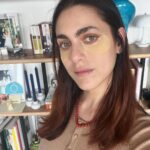 Miriam Leone Instagram - E voi come affrontate questo lunedì? #piccolirimediquotidiani #lunedínontitemo #accussí!