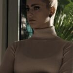 Miriam Leone Instagram - Trailerone in arrivo! Il 30 novembre esce al Cinema l’ultimo capitolo della trilogia #Diabolikilfilm “Diabolik-chi sei?” … (lo presentiamo in anteprima al @romacinemafest !!!) sempre vostra Eva Kant vi saluta e non vede l’ora di riabbracciarvi al cinema in compagnia di un cast straordinario per la regia dei Manetti Bros. @01distribution @mompracemfilm @rai_cinema @diabolikfilm #DiabolikIlFIlm