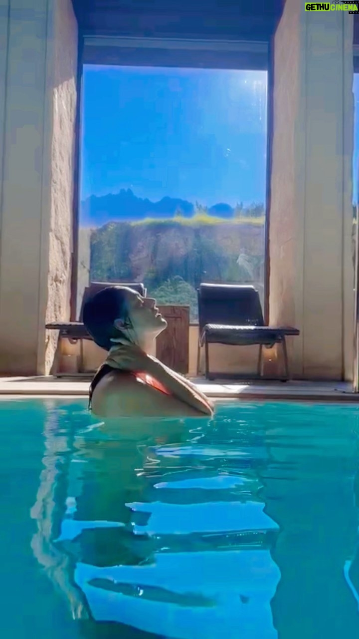 Miriam Leone Instagram - Ricaricarsi di meraviglia tra le Dolomiti ✨🫶🏻✨ Grazie @rosapetracortina per questi giorni indimenticabili Rosapetra Spa Resort Cortina