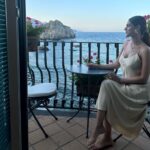 Miriam Leone Instagram - Taormina, mi fai tornare bambina. (Potrei scrivere “I racconti di Taormina” per quanti ricordi mi legano a questo luogo…) #love #ragazzalavika #accussí Sicily,Italy