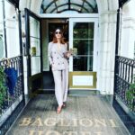 Miriam Leone Instagram - On my way to Wimbledon … 🎾🇬🇧✨ Wearing @giorgioarmani Thanks @baglionihotellondon London, United Kingdom