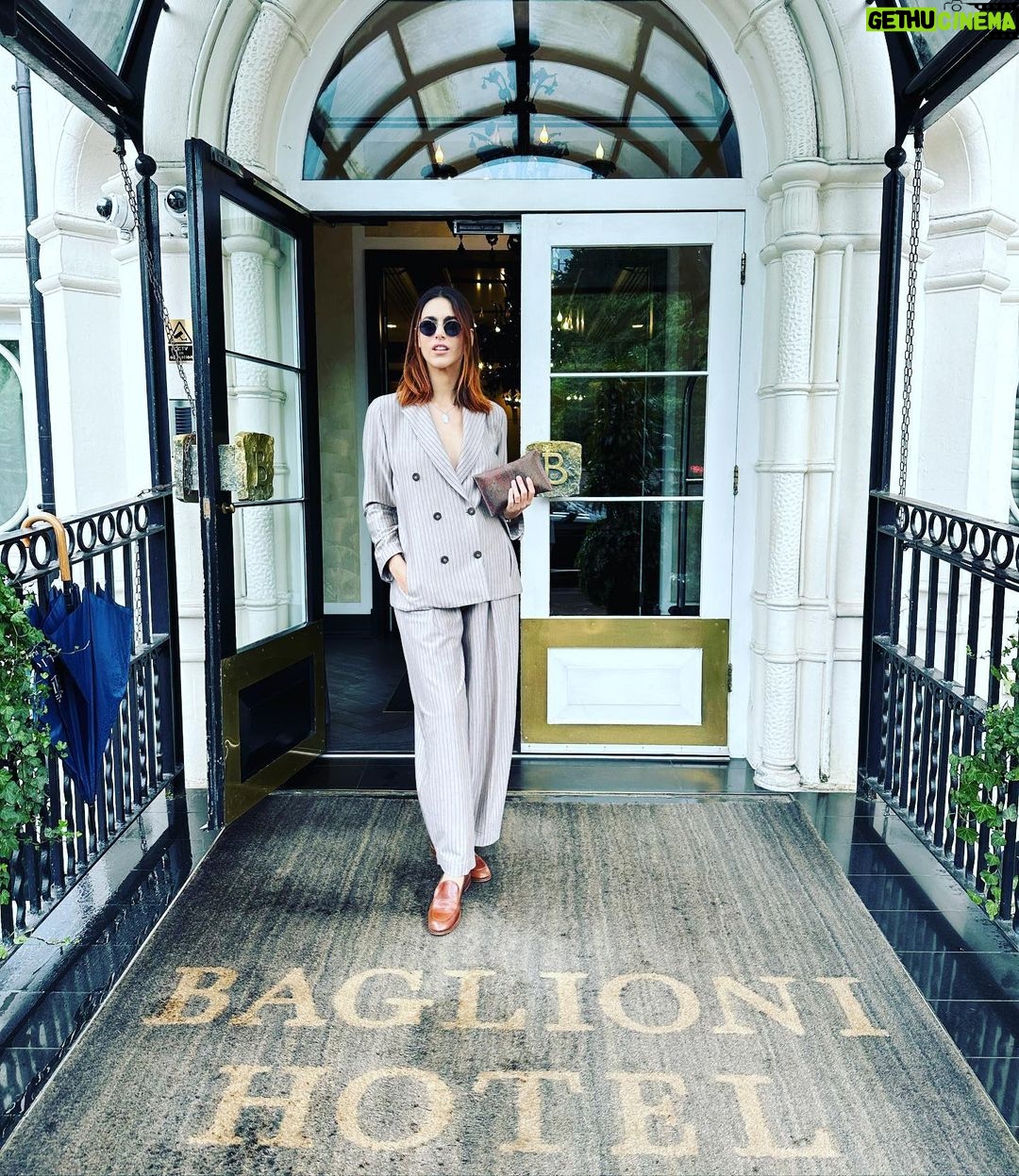 Miriam Leone Instagram - On my way to Wimbledon β¦ πΎπ¬π§β¨ Wearing @giorgioarmani Thanks @baglionihotellondon London, United Kingdom