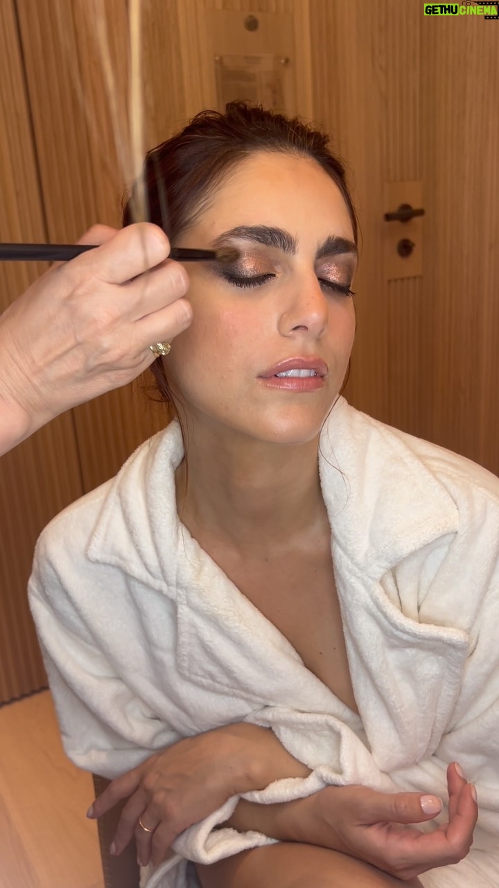 Miriam Leone Instagram - Quasi pronta per la nuova grande apertura del @bulgari hotel a Roma Using @lavika.official 🌋 #roma #amor #accussì Rome, Italy
