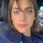 Miriam Leone Instagram - Nel frattempo sul set siamo al quarto mese di lavorazione di un progetto che, spero, vi piacerà… io ci sto lavorando con tutto il mio impegno e la mia energia. Ieri abbiamo finito di girare alle 5 del mattino ed eccoci pronti con le cinture allacciate! Ogni giorno imparo qualcosa e cerco di donarla anche al progetto,perché so che la donerò a voi, vento nelle mie vele e mia grande forza! #oriana #setlife #actress #italiangirl #accussí