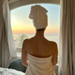 Miriam Leone Instagram - Le cinque del mattino per realizzare sogni. Sabato di azioni e persone meravigliose. Accussì. Terra mia. Radici e Ali. #love #roots #accussì #unafelicitáchenonvisospiegare