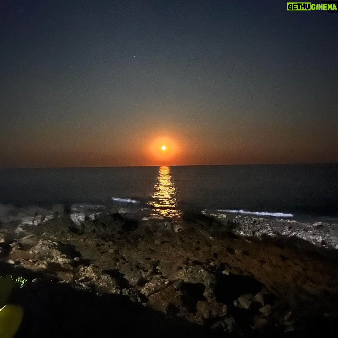Miriam Leone Instagram - Backstage lavici β¦ Gratitudine e Sicilia bedda del mio cuore, mia grande ispirazione sempre insieme ad un team fantameragioioso. Nuove avventure cominciano qui, con coraggio e passione β¦ grazie per esserci π«Άπ»π¬οΈπβ₯οΈ