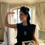 Miriam Leone Instagram - Le cinque del mattino per realizzare sogni. Sabato di azioni e persone meravigliose. Accussì. Terra mia. Radici e Ali. #love #roots #accussì #unafelicitáchenonvisospiegare