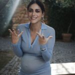 Miriam Leone Instagram - Quando ti chiedono “ma quando partorisci?” 🤟🏻👌🏻🤌🏻 #mamboitaliano #accussì #love pic @signe_vilstrup
