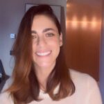 Miriam Leone Instagram - La mia passione per il beauty e il benessere nasce dall’aver sottoposto la mia pelle ad una serie infinita di stress, con il lavoro che faccio, e ad una ricerca sull’impatto che le emozioni, le stagioni, il cambiamento, hanno su di noi, e quindi sulla nostra pelle… quando mi dite “ i tuoi prodotti mi hanno cambiato la pelle” sono la persona più felice della terra, perché l’hanno cambiata anche a me… @lavika.official 🌋 #theilluminatingritual #incollaborazionecon #lumía 🍋 #accussì #cambiostagione #dallasiciliaconamore