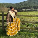 Miriam Leone Instagram - F✨R✨E✨E✨D✨O✨M #ricarichesolari #love #accussì #countrylife