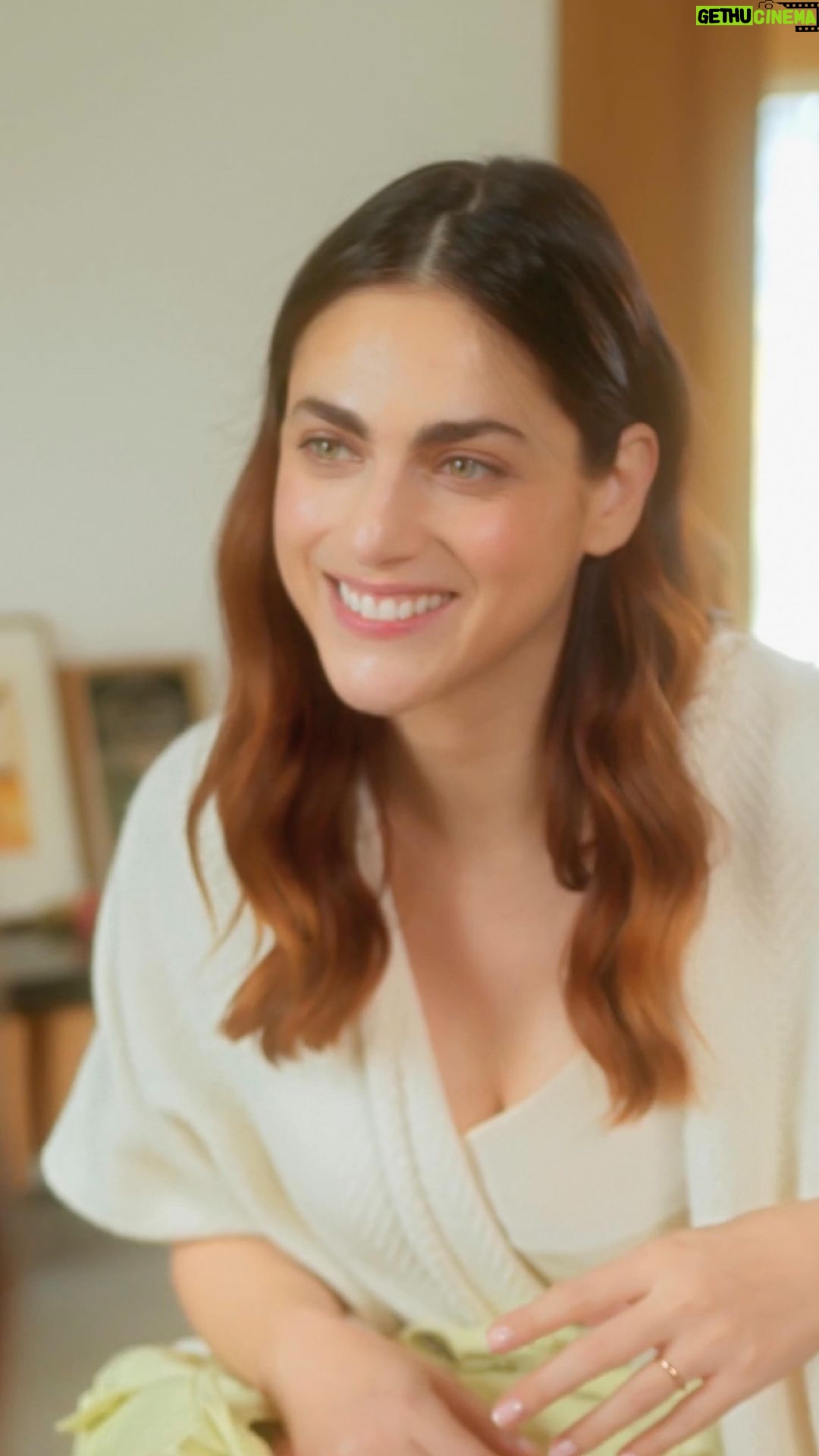 Miriam Leone Instagram - Abbiamo pensato a voi, a noi, anime vulcaniche, sempre in movimento. 🌋 Oggi vi presentiamo due importanti novità: la crema mani Accussì e le Travel Edition di tutti i nostri prodotti. Così, ovunque andiate, potrete portarci con voi. #Lavika #FreeSkinFreeSoul #MadeInSicily #Selfcare #MyRitual #SkinPersonality