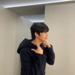 Moon Sang-min Instagram - #광고 @prada #PradaSS24 미우치아 프라다와 라프 시몬스가 함께하는 프라다 SS24 남성복 컬렉션 2023년 6월 18일 오후 9시 프라다 닷컴을 통해 함께 보실 수 있습니다🩵