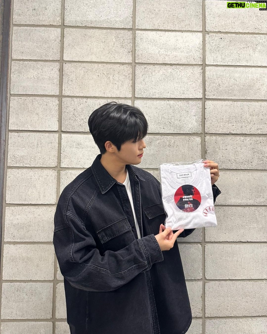 Moon Sang-min Instagram - Hopeless!!! @hongxabin 🫶🏻